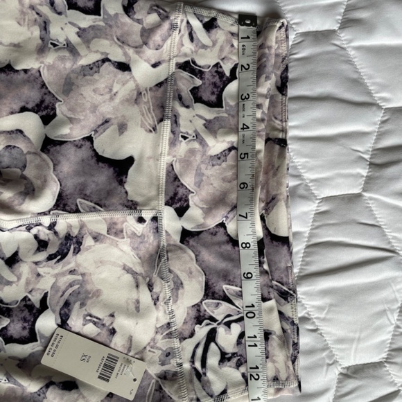 Anthro printed leggings, NWT, xs - Picture 6 of 7
